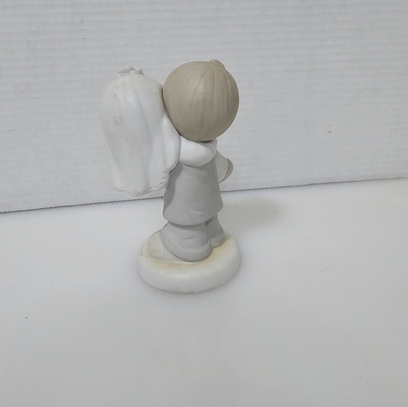 1982 Precious moments "Bless You Two" figure - Picture 3 of 3